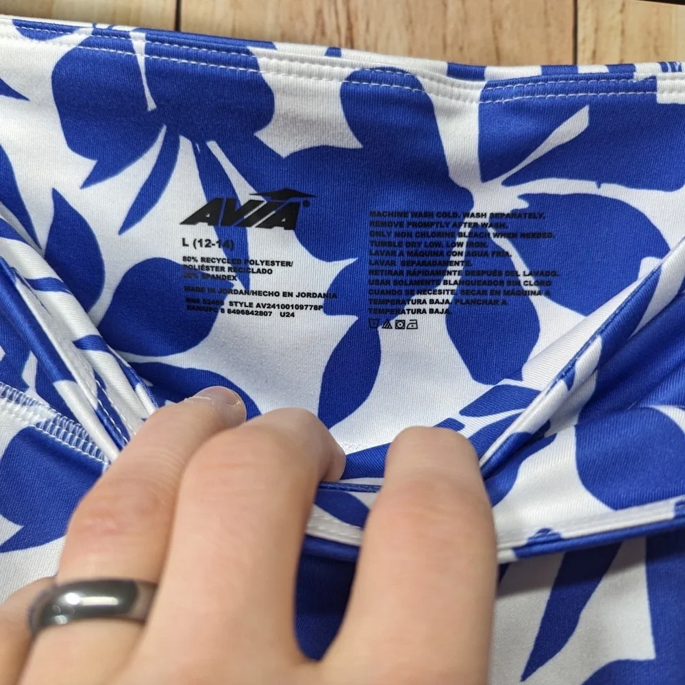 Avia Women's Cross Waist 5'' Bike Short size 12-14 NWOT Hawaiian flower - Picture 4 of 4